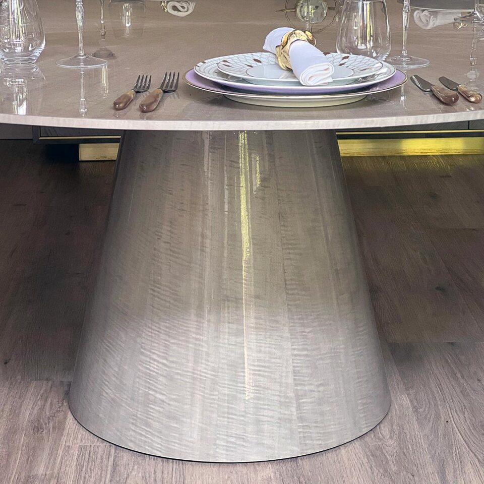Elystan_DiningTable_ShadowGreyAnegre_Detail03_DavidsonLondon